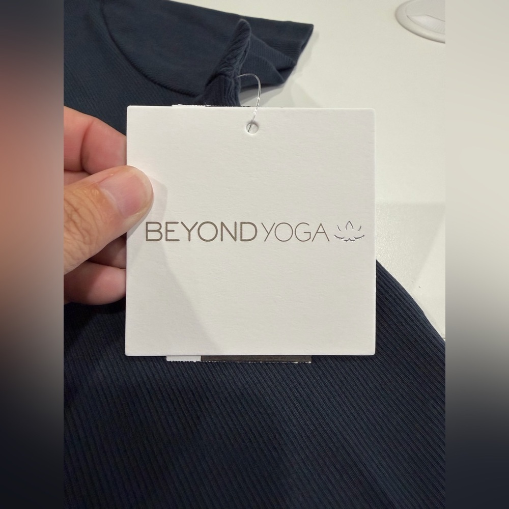 Beyond Yoga Women's Small Rib Baby Tee Nocturnal Navy Blue NWT T-Shirt Cropped - Picture 5 of 8